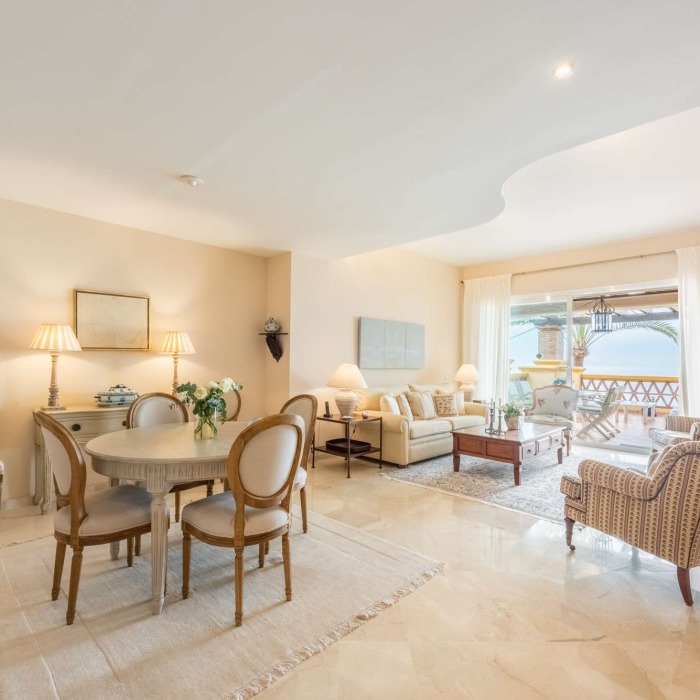 Frontline Beach Apartment in Rio Real, Marbella East | Image 18
