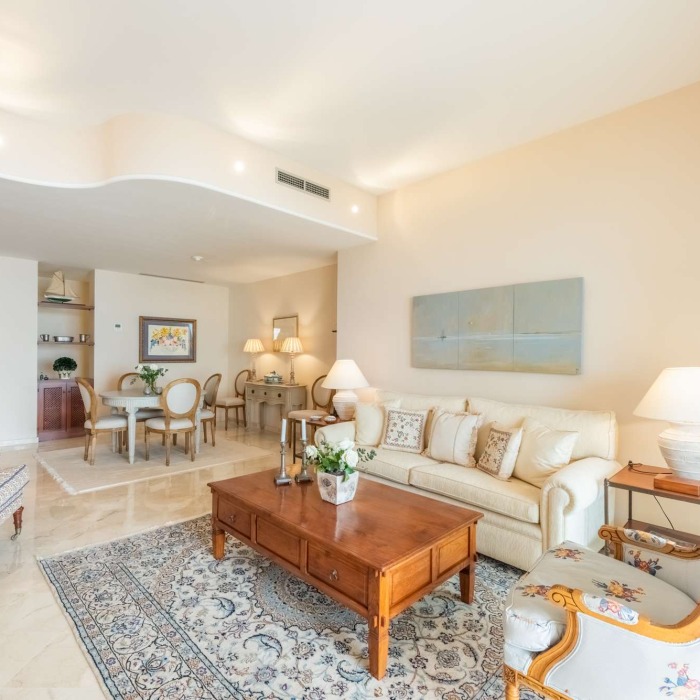 Frontline Beach Apartment in Rio Real, Marbella East | Image 20