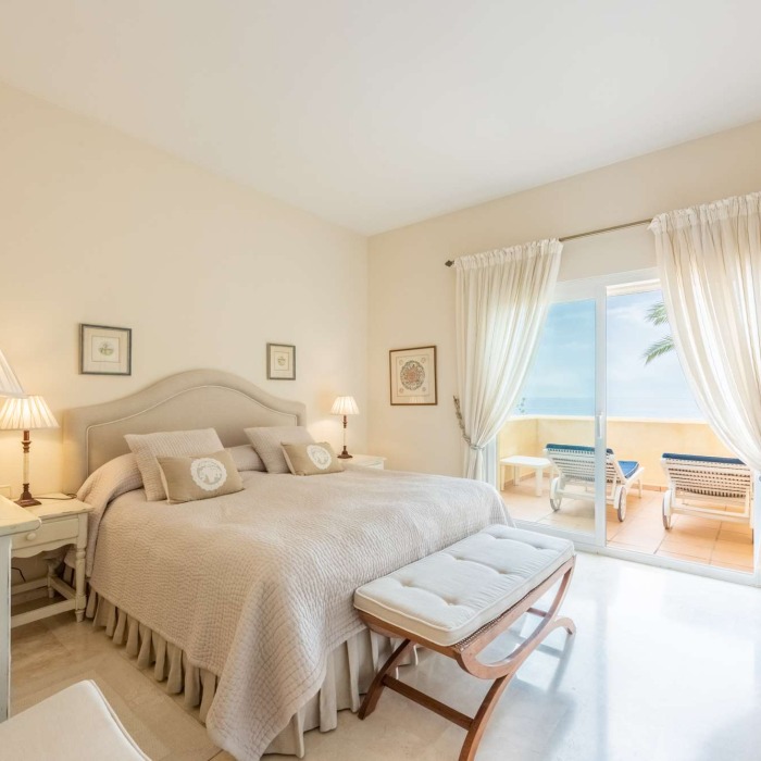 Frontline Beach Apartment in Rio Real, Marbella East | Image 30