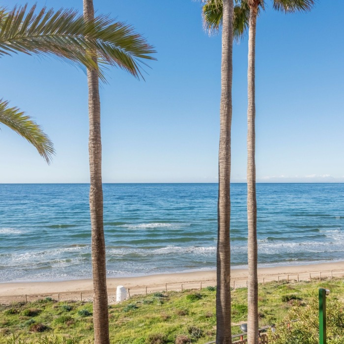 Frontline Beach Apartment in Rio Real, Marbella East | Image 10
