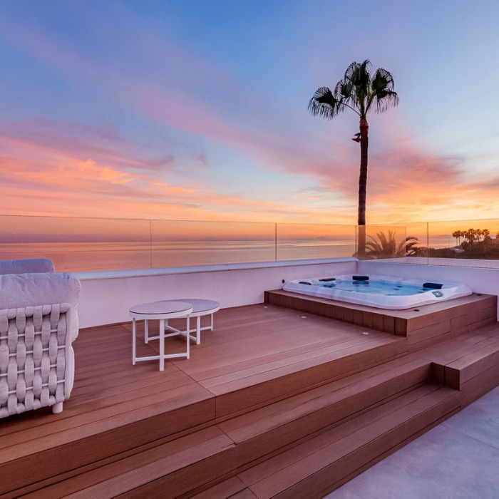 Contemporary Frontline Beach Villa on the New Golden Mile, Estepona | Image 47