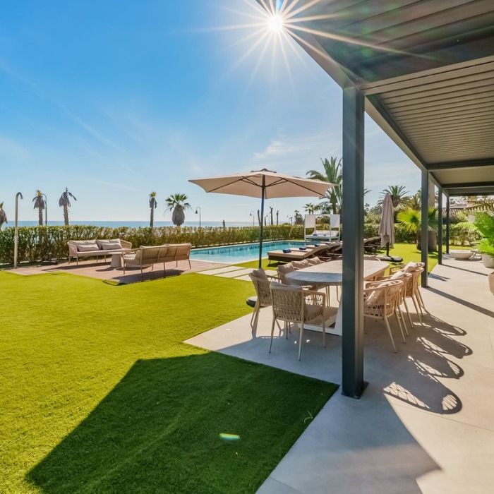 Villa Contemporánea en primera línea de playa en la Nueva Milla de Oro, Estepona | Image 41