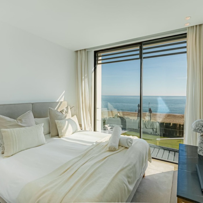 Contemporary Frontline Beach Villa on the New Golden Mile, Estepona | Image 25
