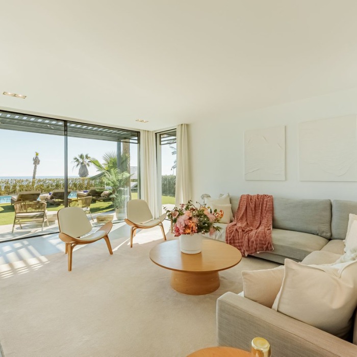 Contemporary Frontline Beach Villa on the New Golden Mile, Estepona | Image 7