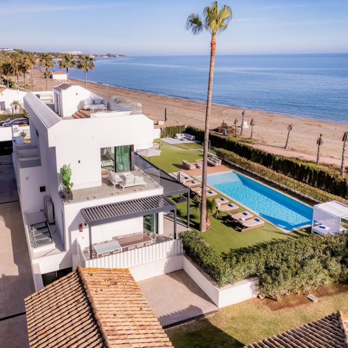 Contemporary Frontline Beach Villa on the New Golden Mile, Estepona | Image 5