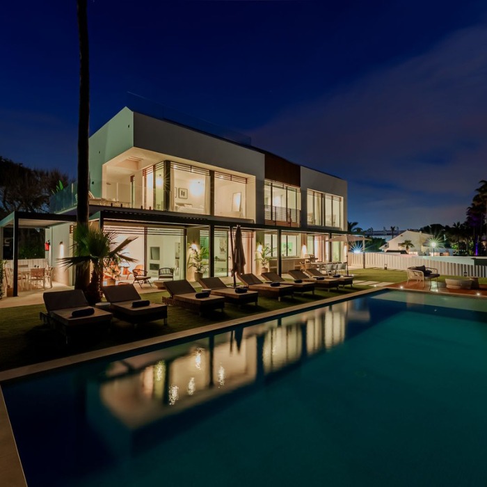 Contemporary Frontline Beach Villa on the New Golden Mile, Estepona | Image 55