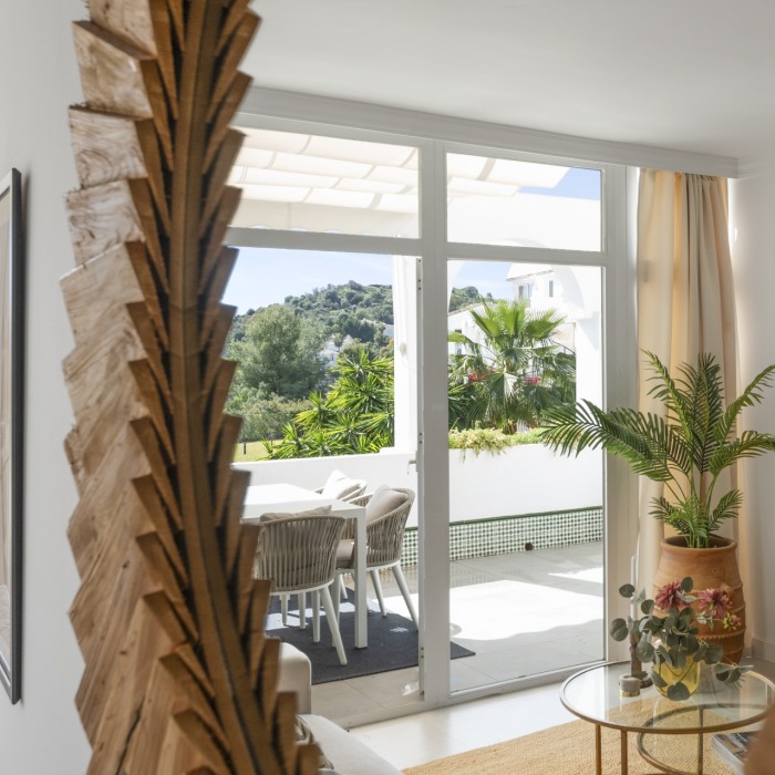 Duplex Penthouse with Panoramic Sea Views in La Quinta, Benahavis | Image 12