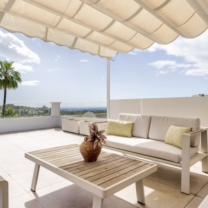 Duplex Penthouse with Panoramic Sea Views in La Quinta, Benahavis