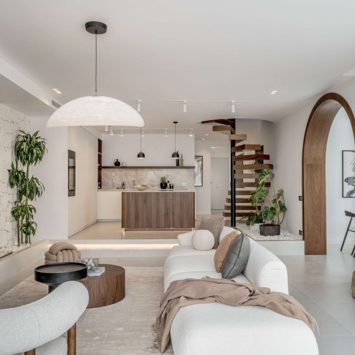 Modern Frontline Golf Townhouse in Aloha, Nueva Andalucia | Image 19