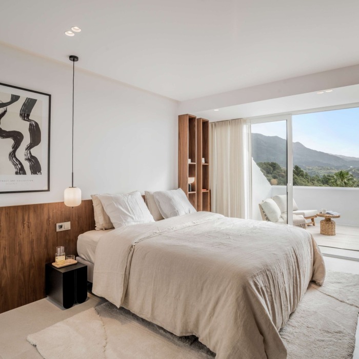 Modern Frontline Golf Townhouse in Aloha, Nueva Andalucia | Image 39