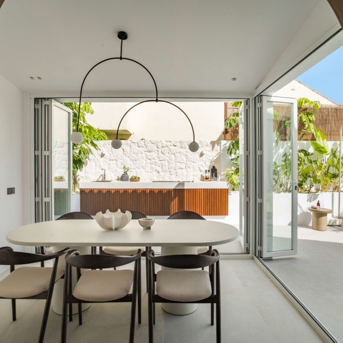 Modern Frontline Golf Townhouse in Aloha, Nueva Andalucia | Image 6
