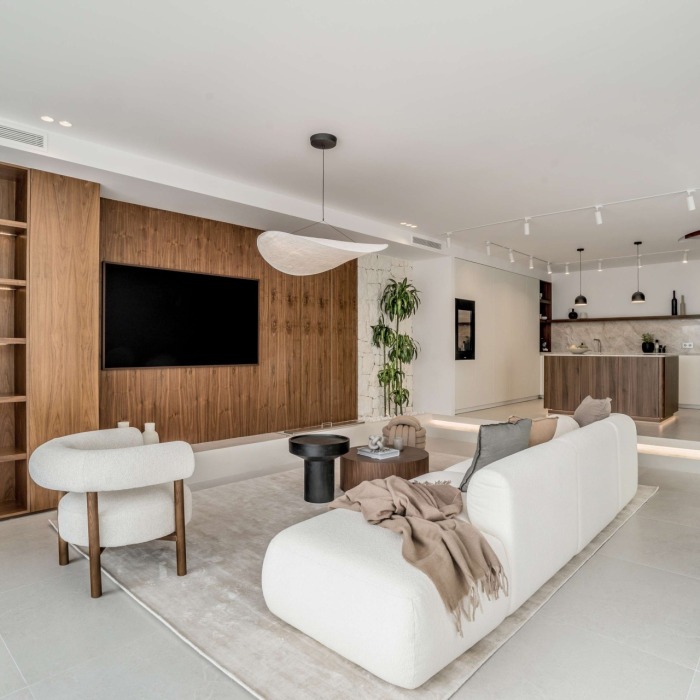 Modern Frontline Golf Townhouse in Aloha, Nueva Andalucia | Image 8