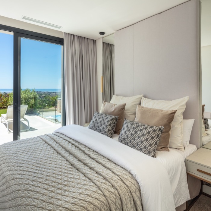 Contemporary Villa with Sea View in Nueva Andalucia | Image 14