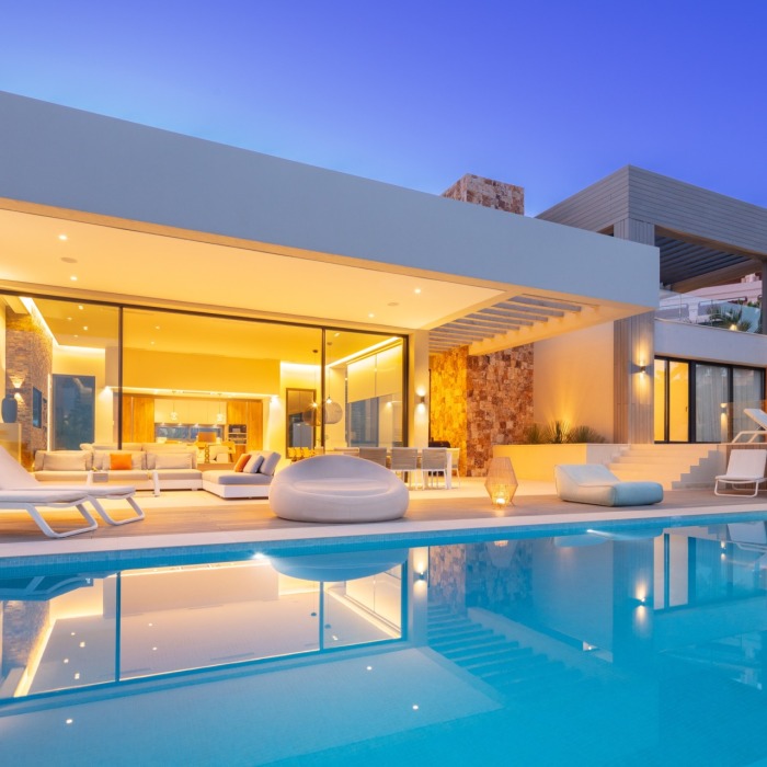 Contemporary Villa with Sea View in Nueva Andalucia | Image 25