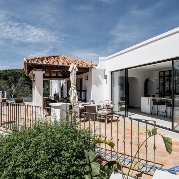 Villa Unica de estilo Ibiza en El Madroñal, Benahavis | Image 23