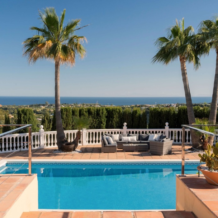 Villa with Panoramic Sea Views in El Padron, Estepona | Image 3