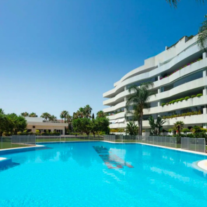Apartment for sale in Embrujo Banus, Marbella1