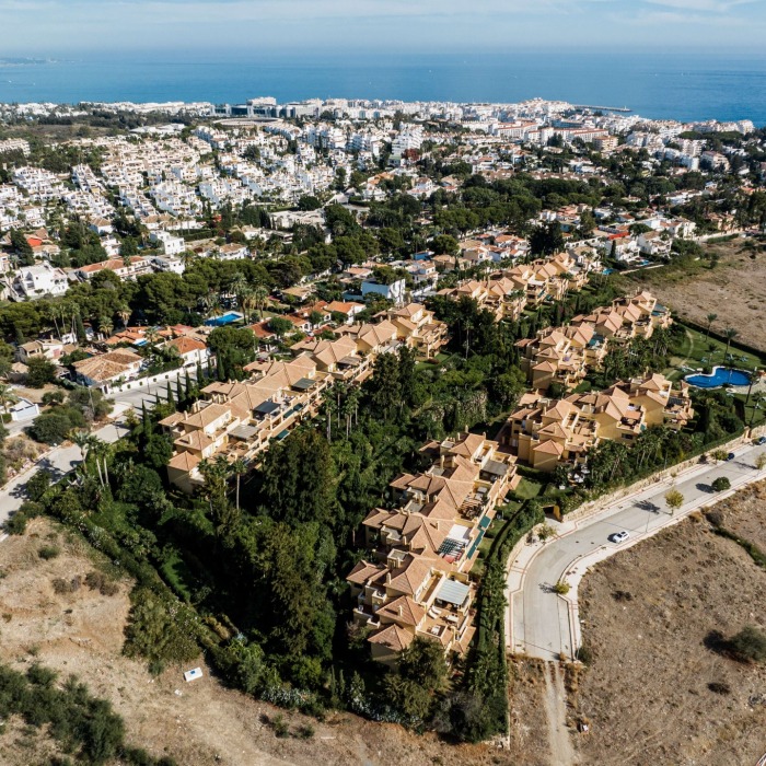 Designer Apartment with Sea View in Nueva Andalucia | Image 17