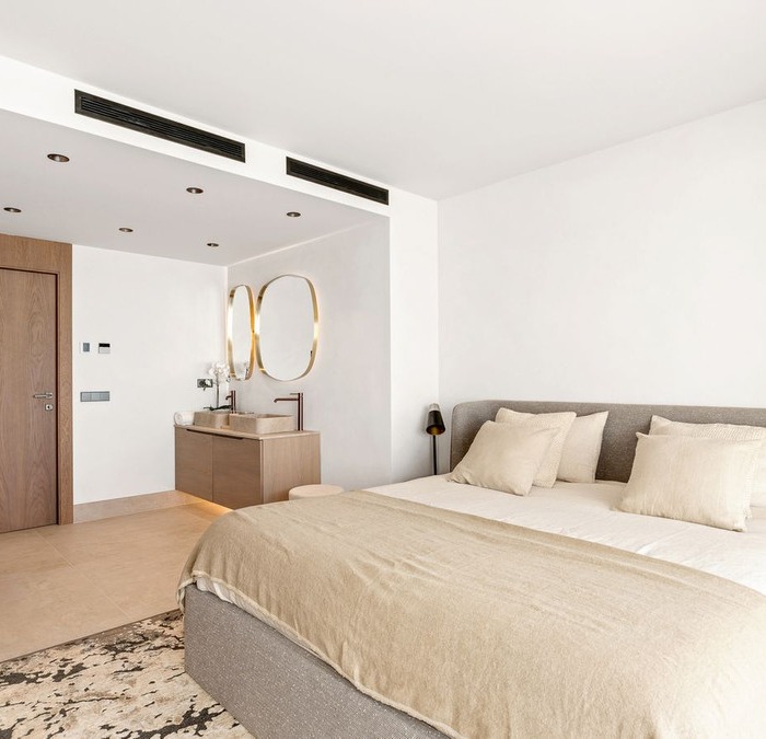 Luxurious Contemporary Apartment in Lomas de Marbella, Marbella Golden Mile | Image 4