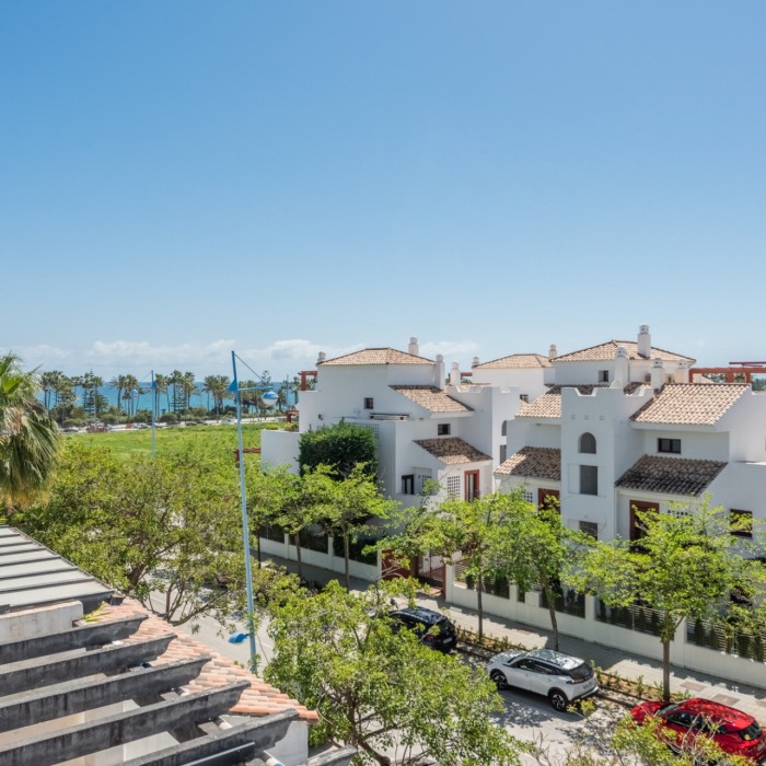 Beachfront penthouse for sale in Marbella, Spain17