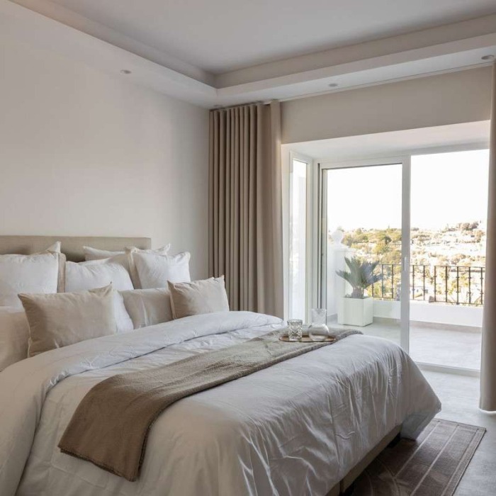 Luxurious Penthouse Duplex in Nueva Andalucia | Image 10