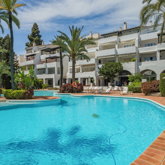 Luxurious Penthouse in Puente Romano, Marbella Golden Mile | Image 35