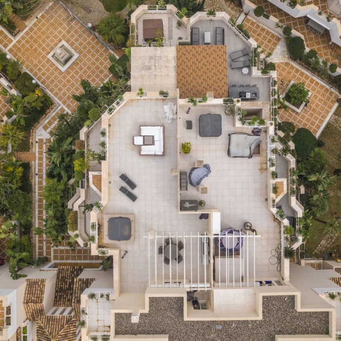 Contemporary Penthouse in Fuente Aloha, Nueva Andalucia | Image 21