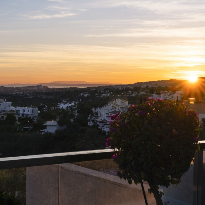 Apartment with Panoramic Sea View in La Cerquilla, Nueva Andalucia | Image 30