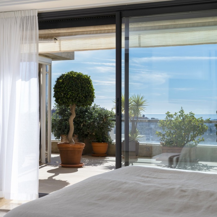 Apartment with Panoramic Sea View in La Cerquilla, Nueva Andalucia | Image 7