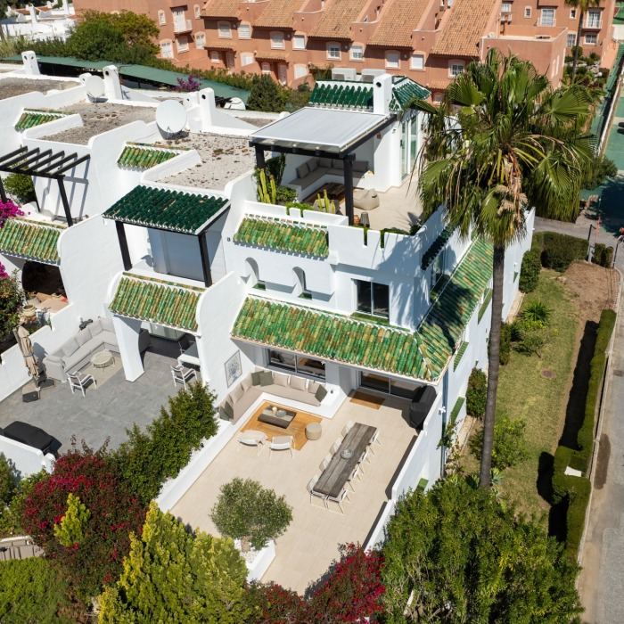 Modern Townhouse with Sea Views in La Colina, Nueva Andalucia