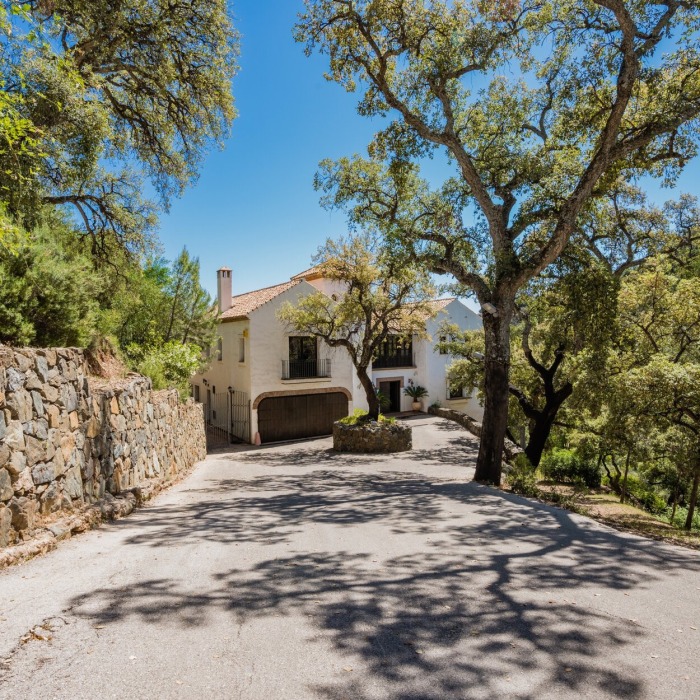 Impresionante Villa Andaluza en El Madroñal, Benahavis | Image 39