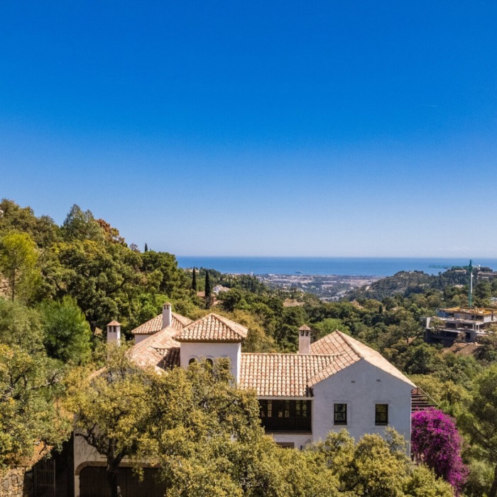 Breathtaking Andalusian Villa in El Madroñal, Benahavis | Image 8