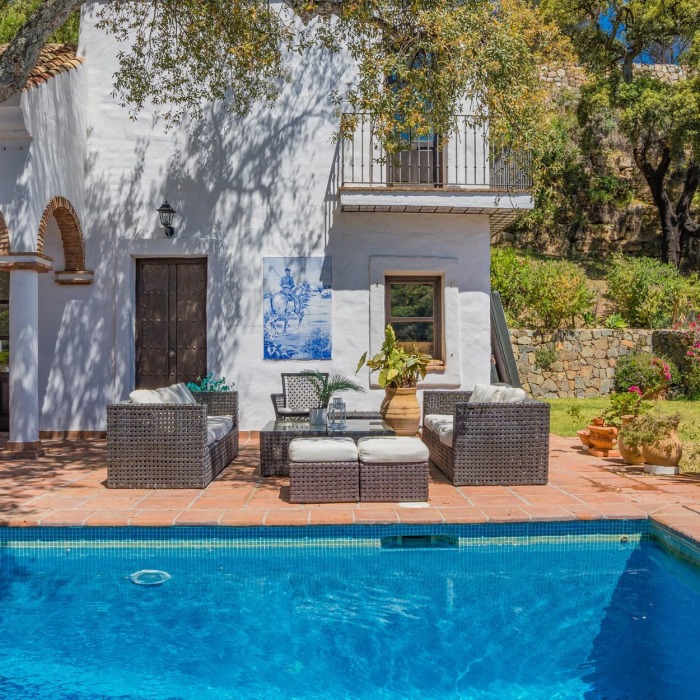 Breathtaking Andalusian Villa in El Madroñal, Benahavis | Image 36