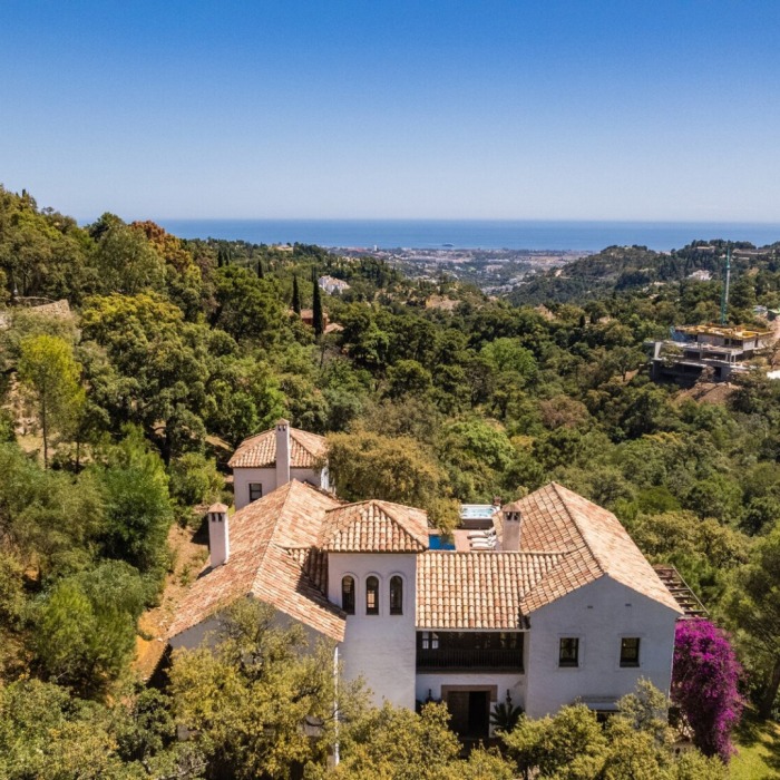 Breathtaking Andalusian Villa in El Madroñal, Benahavis | Image 4