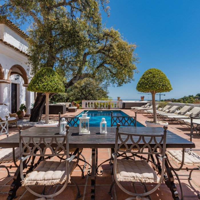 Impresionante Villa Andaluza en El Madroñal, Benahavis | Image 30