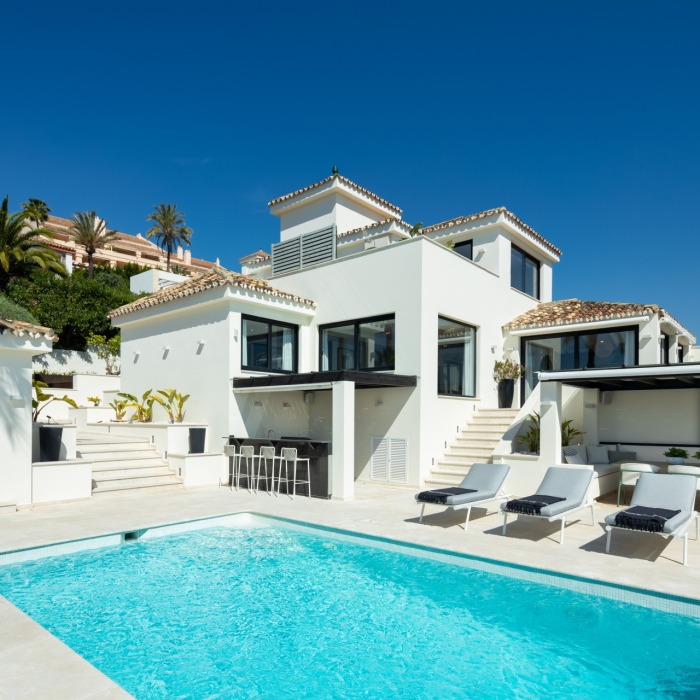 Hermosa Villa con Vistas Panorámicas al Mar en Los Naranjos Hill Club, Nueva Andalucía | Image 4
