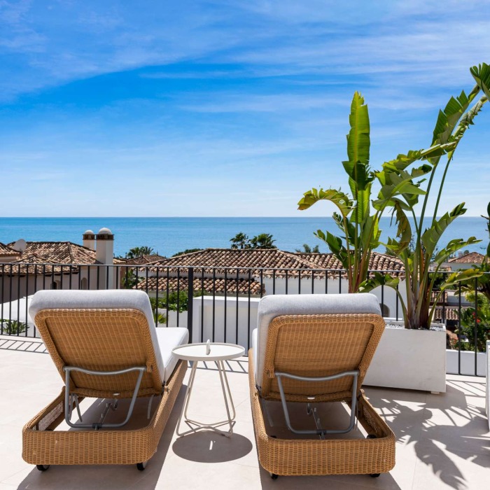 Beautiful Panoramic Sea View Villa in El Rosario, Marbella East | Image 12