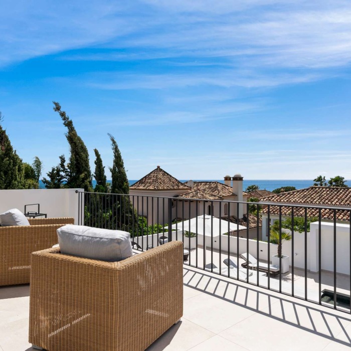 Beautiful Panoramic Sea View Villa in El Rosario, Marbella East | Image 2