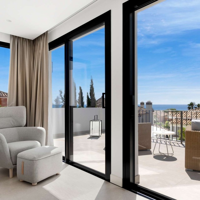 Hermosa Villa con Vistas Panorámicas al Mar en El Rosario, Marbella Este | Image 59