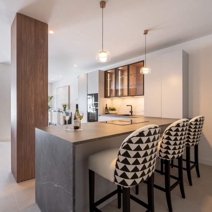 Impresionante apartamento reformado en planta baja situado en la prestigiosa zona de La Quinta, Benahavís | Image 5