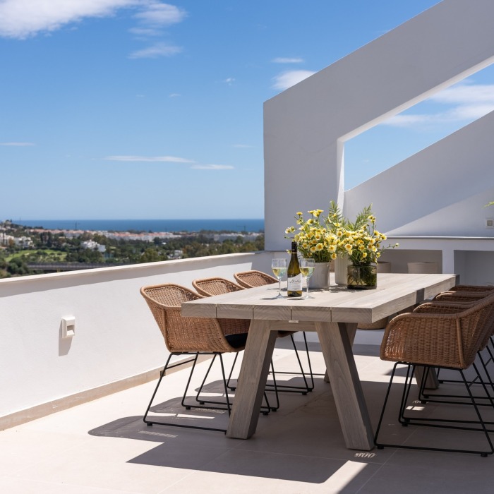 Stunning Renovated Ground floor apartment nestled in the prestigious area of La Quinta, Benahavís | Image 18