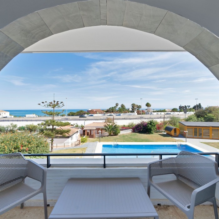 Magnífica villa convertida en hotel boutique, a sólo 50 metros de la playa in El Chaparral, Mijas | Image 51
