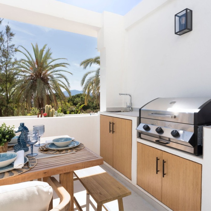 Modern Apartment in La Quinta, Benahavis Marbella | Image 5
