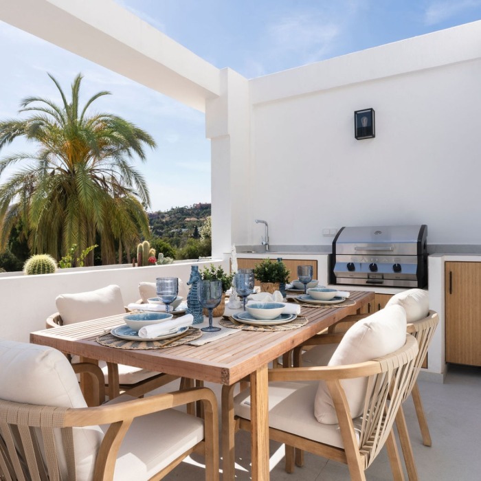 Modern Apartment in La Quinta, Benahavis Marbella | Image 2