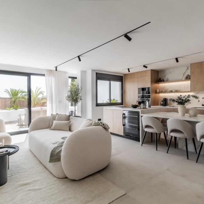 Modern Apartment in Jardines de Andalucia, Nueva Andalucia