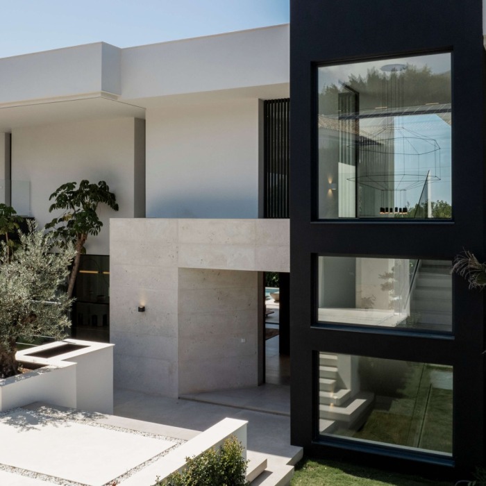 New Contemporary Villa in Nagueles, Marbella Golden Mile | Image 26