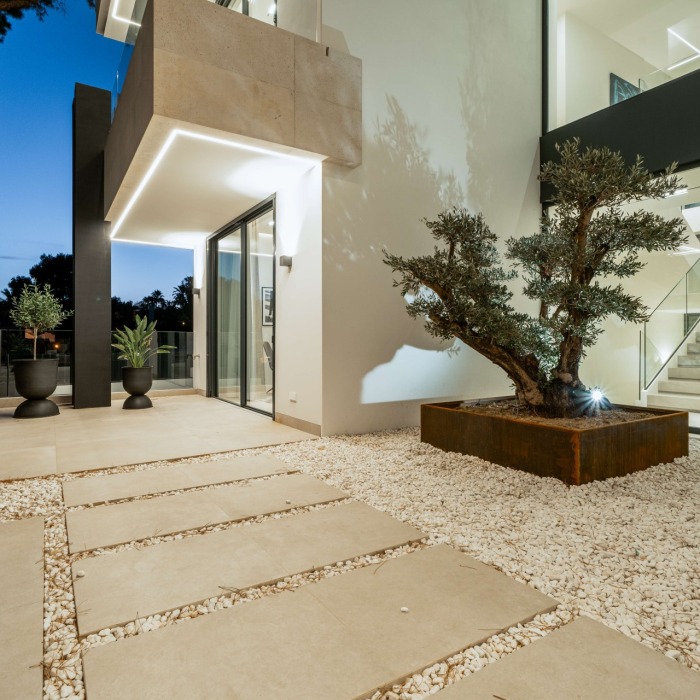 New Contemporary Villa in Nagueles, Marbella Golden Mile | Image 38