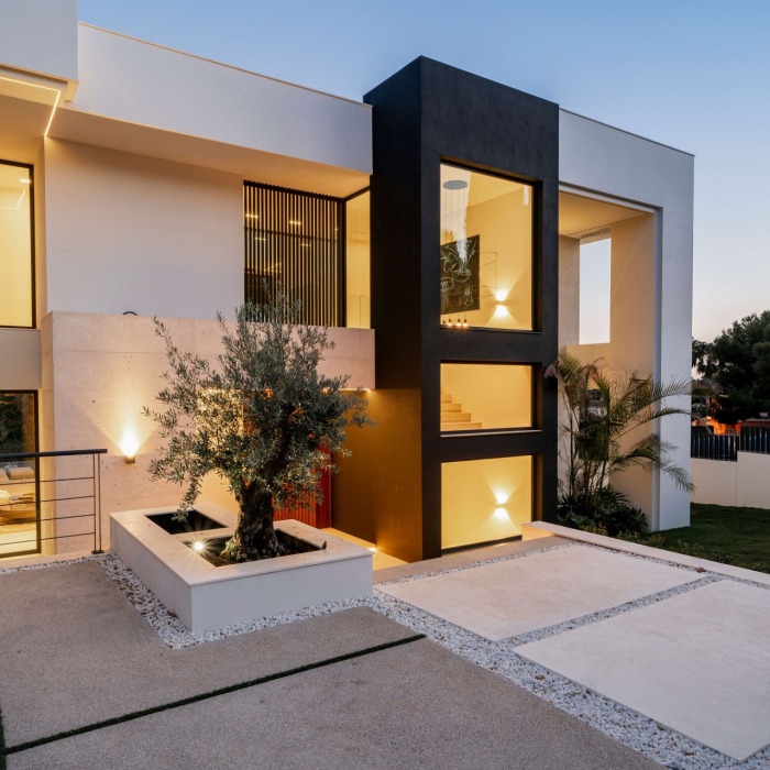 New Contemporary Villa in Nagueles, Marbella Golden Mile | Image 1