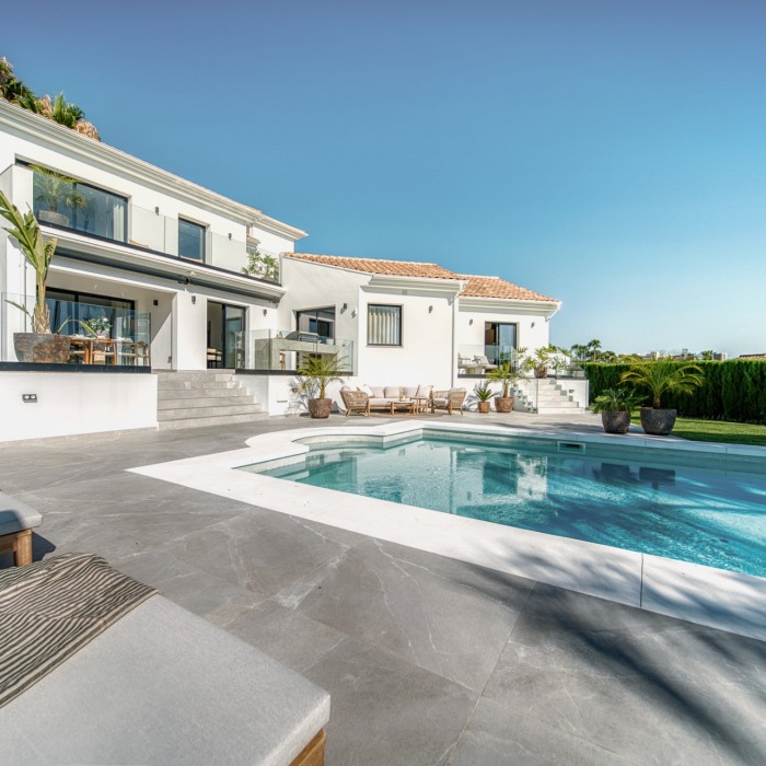 Sublime villa con vistas al Mar y al Golf en El Rosario, Marbella Este