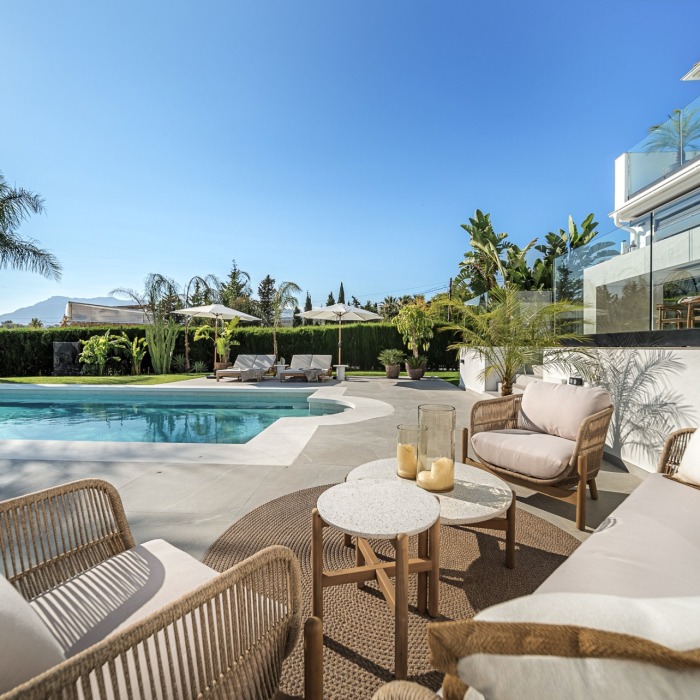 Sublime villa con vistas al Mar y al Golf en El Rosario, Marbella Este | Image 45